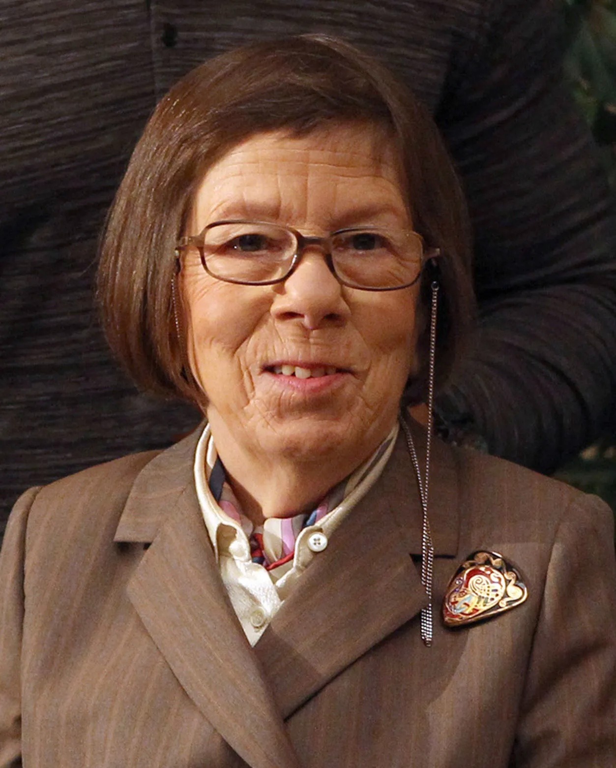 Linda Hunt professional portrait