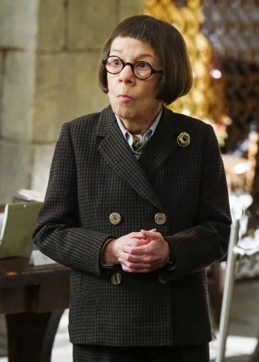 Linda Hunt on stage