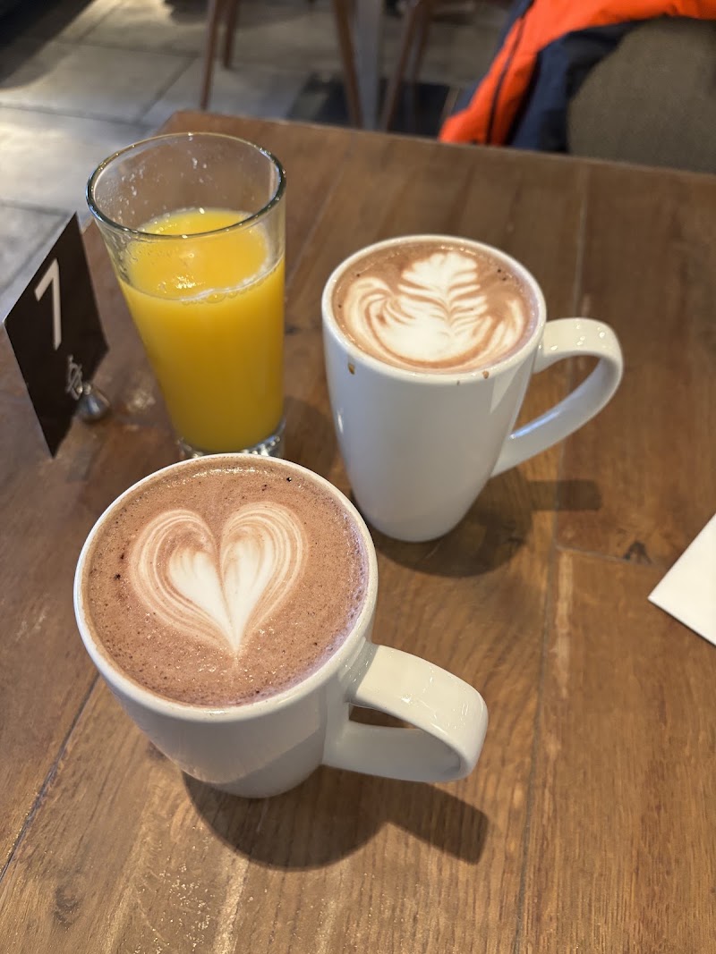 Cupitol Coffee & Eatery (Streeterville)
