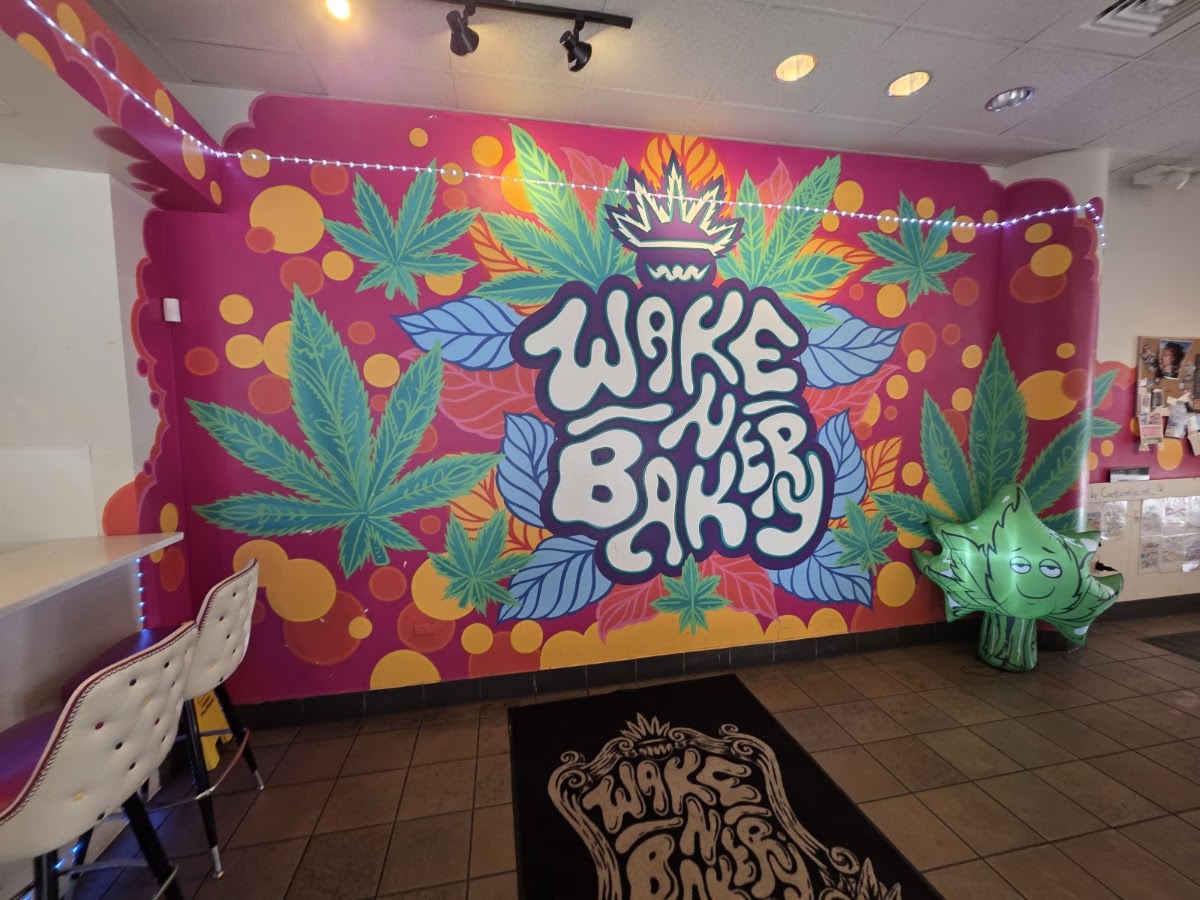Wake N Bakery Chicago Downtown — Cafe